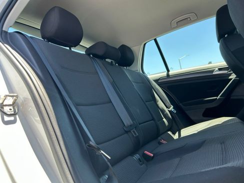 Used 2019 Volkswagen e-Golf SE w/ Driver Assistance Package FWD image 38