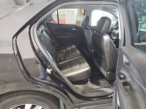 Used 2023 Chevrolet Equinox Premier image 18
