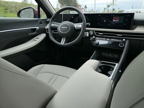 New 2025 Hyundai Sonata Limited image 24