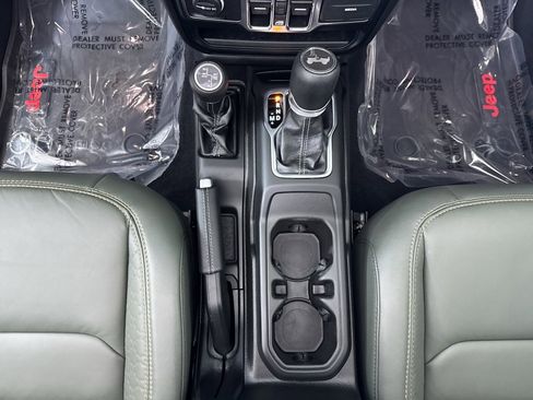 Used 2024 Jeep Wrangler High Altitude image 25