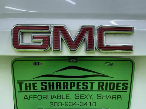 Used 2017 GMC Yukon SLE w/ SLE Value Package image 12