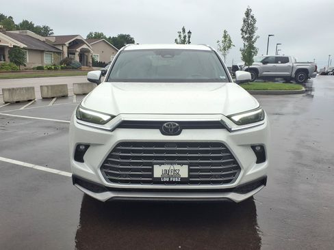 Used 2024 Toyota Grand Highlander AWD Hybrid image 33