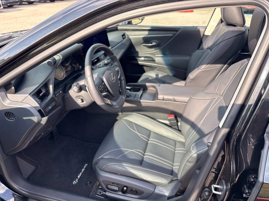 Used 2024 Lexus ES 350 w/ Technology Package FWD image 16