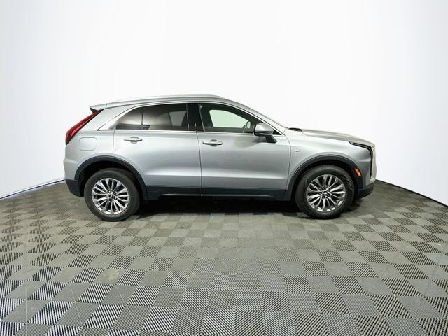 Used 2024 Cadillac XT4 Premium Luxury AWD/4WD image 9