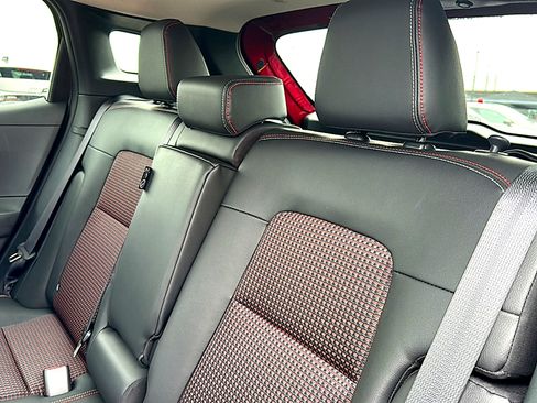 New 2026 Nissan Kicks SR AWD/4WD image 16