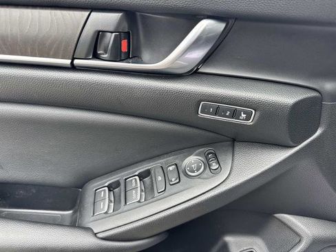 Used 2022 Honda Accord Touring image 17
