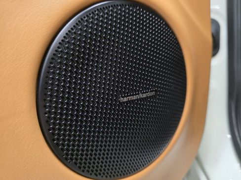 Used 2018 Maserati GranTurismo Sport image 16