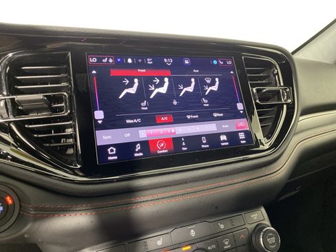 Used 2025 Dodge Durango GT AWD/4WD image 5