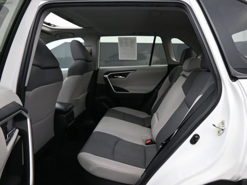 Used 2022 Toyota RAV4 XLE w/ Convenience Package AWD/4WD image 16