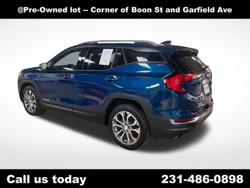 Used 2020 GMC Terrain SLT w/ Preferred Package AWD/4WD image 3
