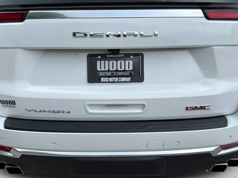Used 2025 GMC Yukon XL Denali AWD/4WD image 32