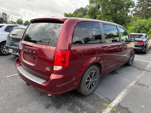 Used 2019 Dodge Grand Caravan GT FWD image 3