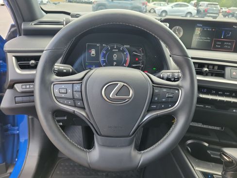 Used 2022 Lexus UX 200 w/ Accessory Package (Z2) FWD image 23