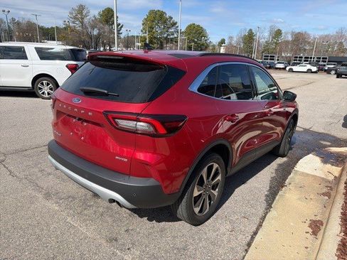 Used 2023 Ford Escape Platinum image 6