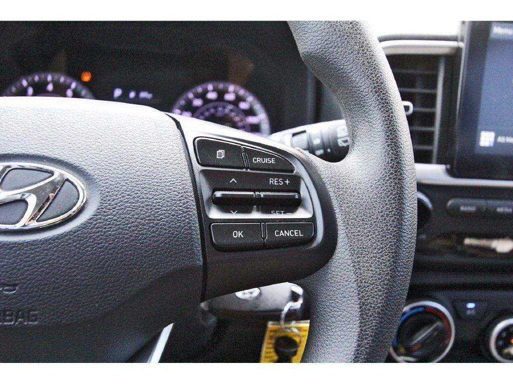 Used 2021 Hyundai Venue SE FWD image 19