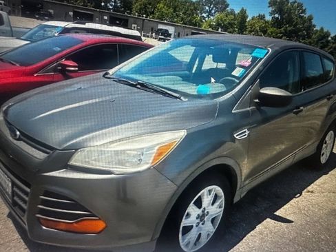 Used 2016 Ford Escape S FWD image 2