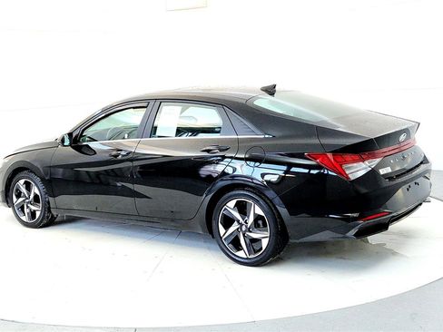 Used 2023 Hyundai Elantra Limited image 4