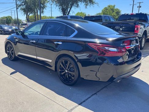 Used 2017 Nissan Altima 2.5 SR w/ Midnight Edition Package image 11