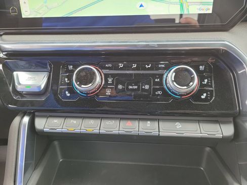 New 2026 GMC Sierra 1500 Denali w/ Denali Reserve Package AWD/4WD image 33