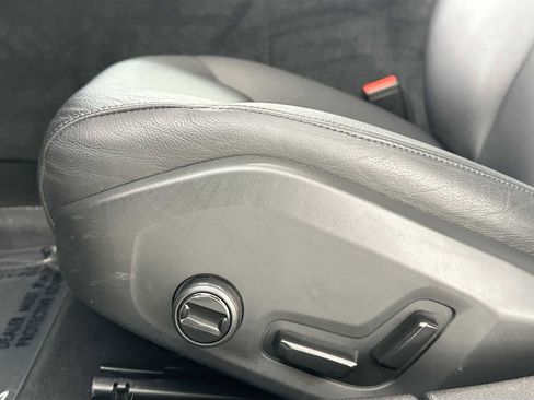 Used 2025 Volvo S60 B5 Core image 17