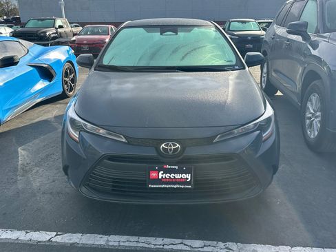 Used 2025 Toyota Corolla LE image 5