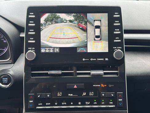 Used 2020 Toyota Avalon Touring image 19