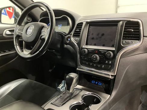 Used 2018 Jeep Grand Cherokee Altitude image 30