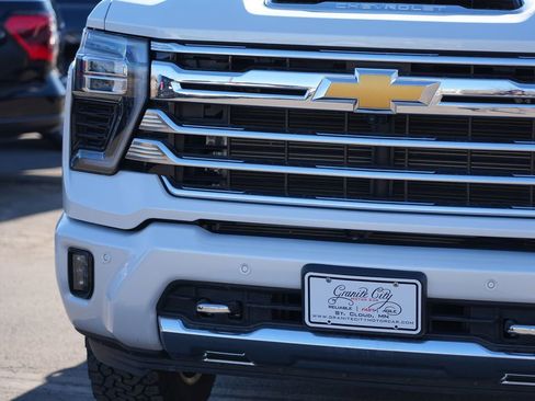 Used 2024 Chevrolet Silverado 3500 High Country w/ High Country Premium Package image 9