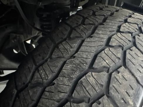 Used 2015 Toyota Tacoma 4x4 Double Cab w/ SR5 Package image 29