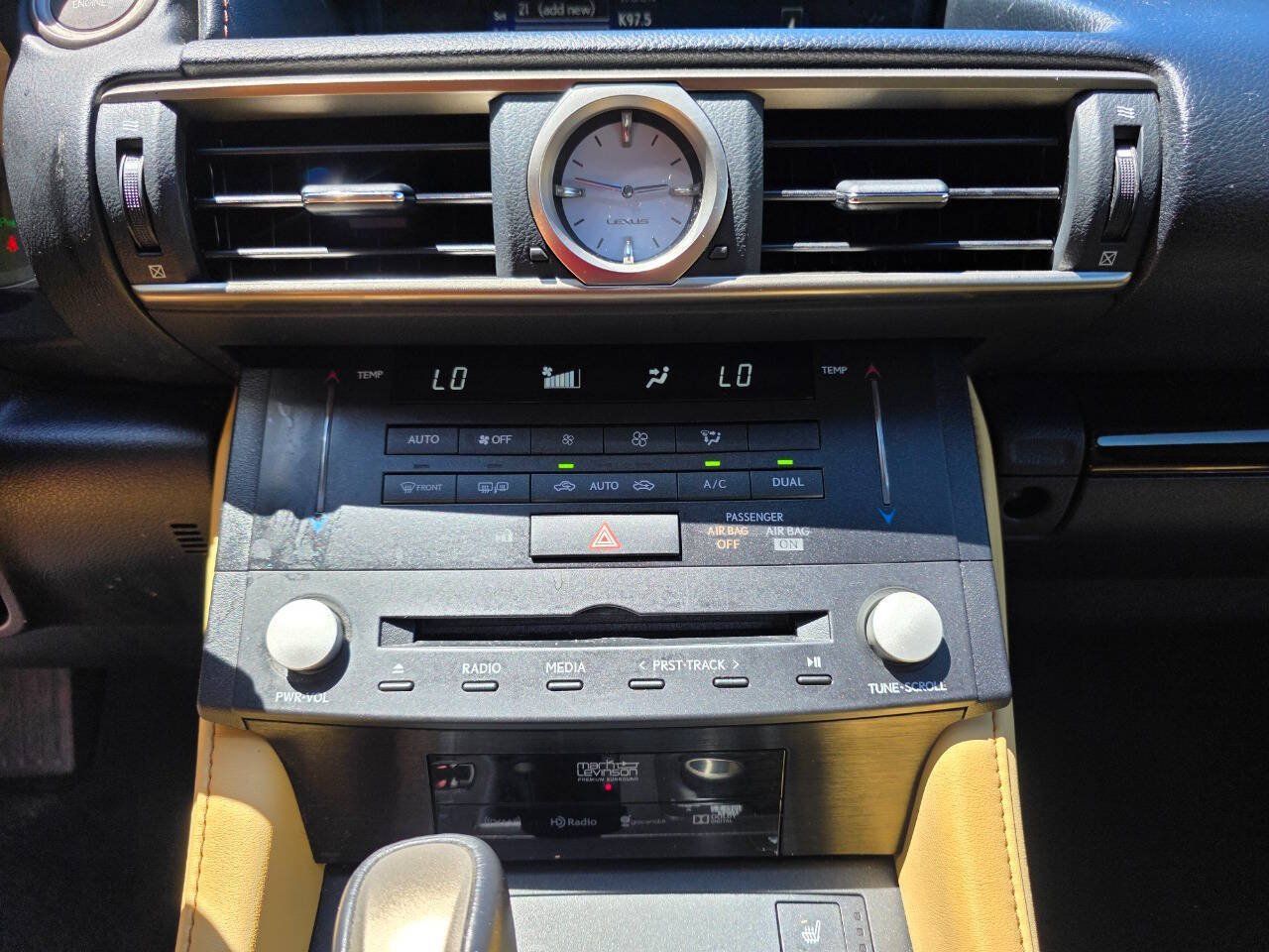 Used 2015 Lexus RC 350 w/ Luxury Package RWD image 27