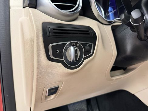 Used 2018 Mercedes-Benz GLC 300 4MATIC image 18