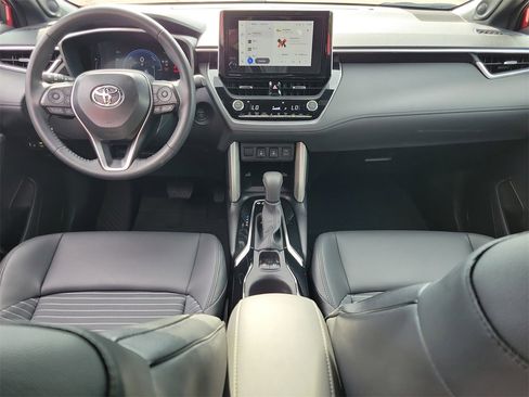 Used 2025 Toyota Corolla Cross AWD Hybrid image 13