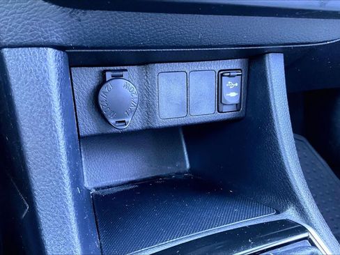 Used 2016 Toyota Corolla LE FWD image 35
