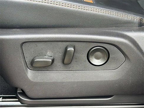 Used 2025 GMC Sierra 2500 AT4 w/ AT4 Premium Plus Package image 24