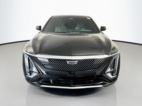 Used 2023 Cadillac Lyriq AWD image 2