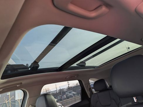 Certified 2023 Kia Sorento S w/ Panoramic Sunroof Package image 14