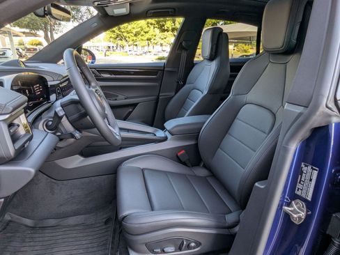 New 2025 Porsche Macan 4 Electric AWD/4WD image 5