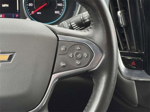 Used 2022 Chevrolet Traverse LT image 24