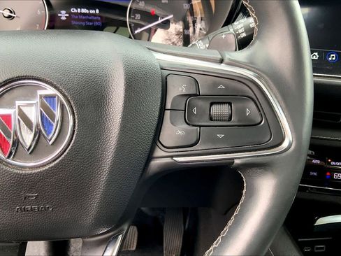 Used 2023 Buick Envision Essence image 25