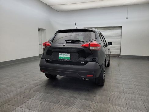 Used 2018 Nissan Kicks SV image 7