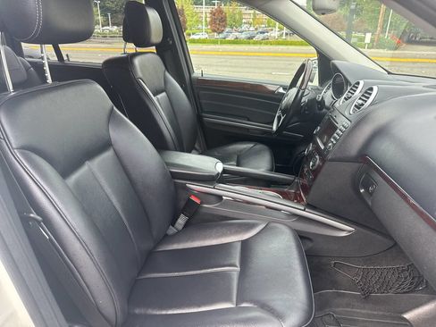 Used 2011 Mercedes-Benz GL 320 BlueTEC 4MATIC w/ Premium 2 Pkg image 18