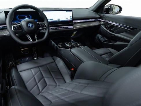 New 2026 BMW i5 eDrive40 image 22
