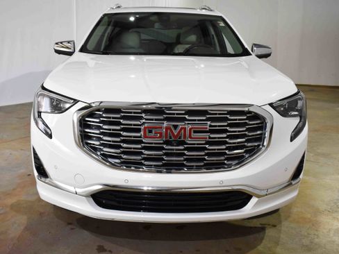 Used 2019 GMC Terrain Denali w/ Advanced Safety Package image 4