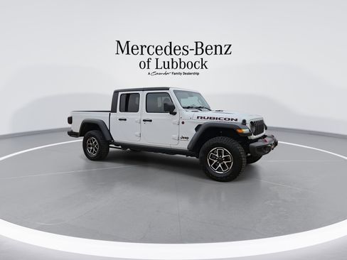 Used 2024 Jeep Gladiator Rubicon w/ Technology Group image 2