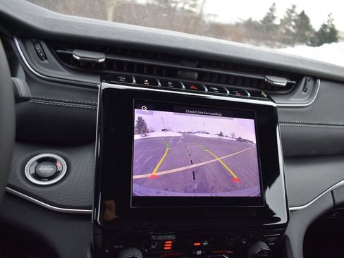 New 2025 Jeep Grand Cherokee Altitude AWD/4WD image 23