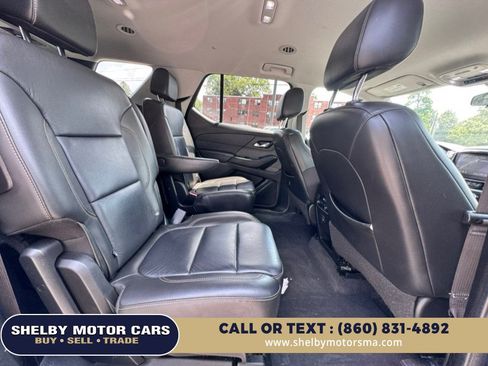 Used 2020 Chevrolet Traverse LT w/ Driver Confidence II Package AWD/4WD image 17