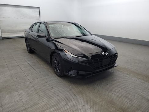 Used 2023 Hyundai Elantra SEL image 13