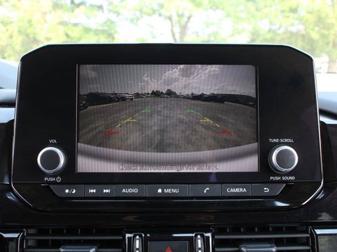 Used 2025 Nissan Pathfinder SV AWD/4WD image 14