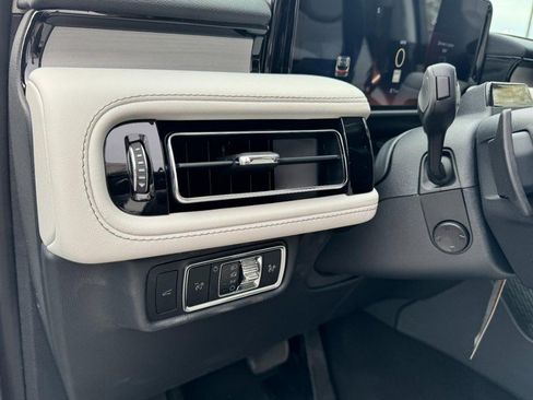 New 2026 Lincoln Aviator Reserve AWD/4WD image 14