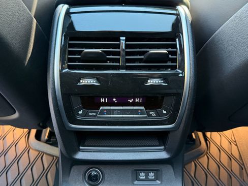 Certified 2025 BMW X7 M60i image 16